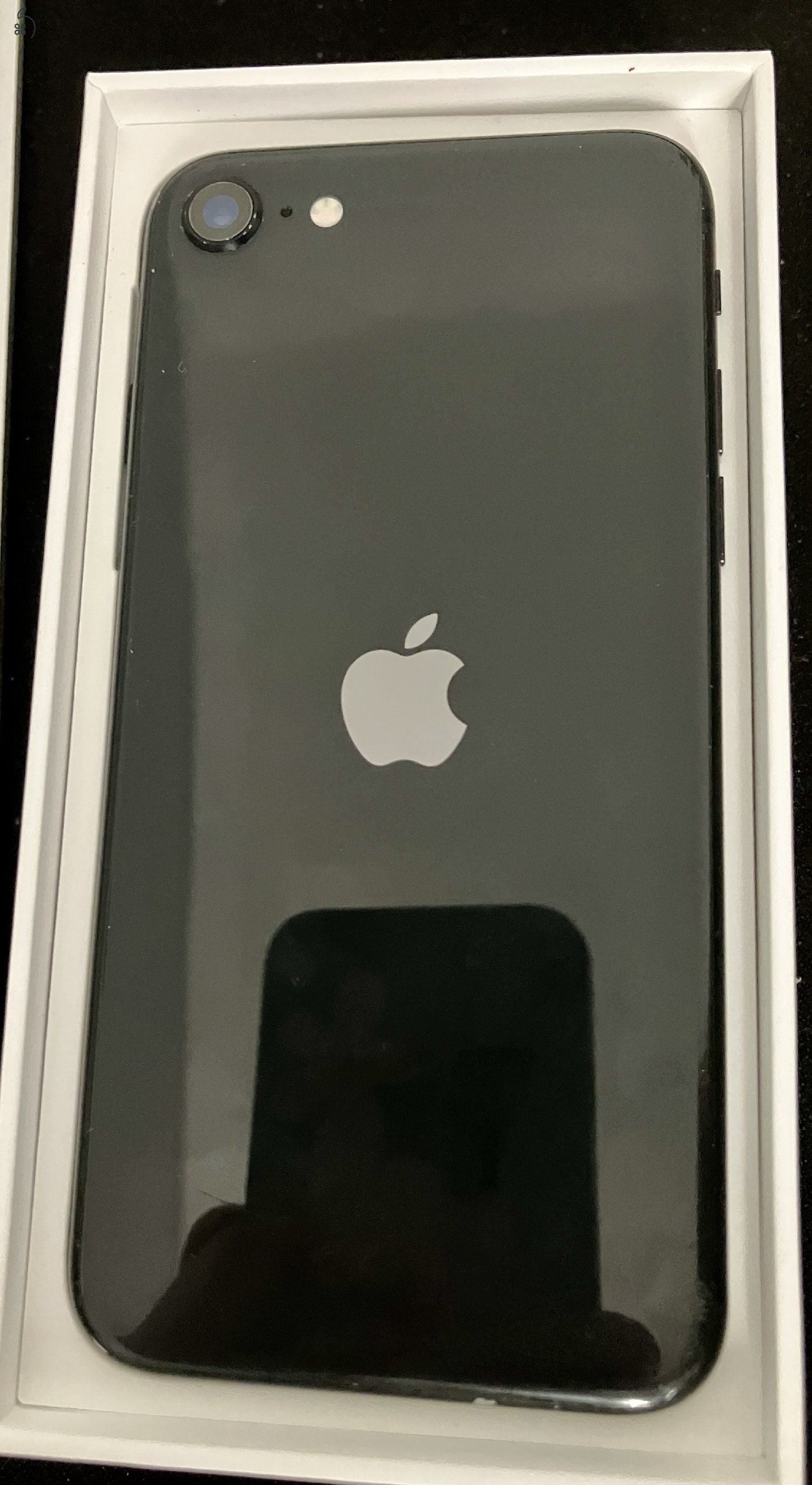 iPhone SE 2020, 128GB, Black, One függő 