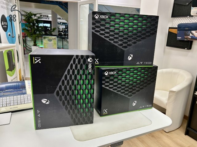 Bontatlan Xbox Series X 1TB 2 év gyári garanciával üzletből!