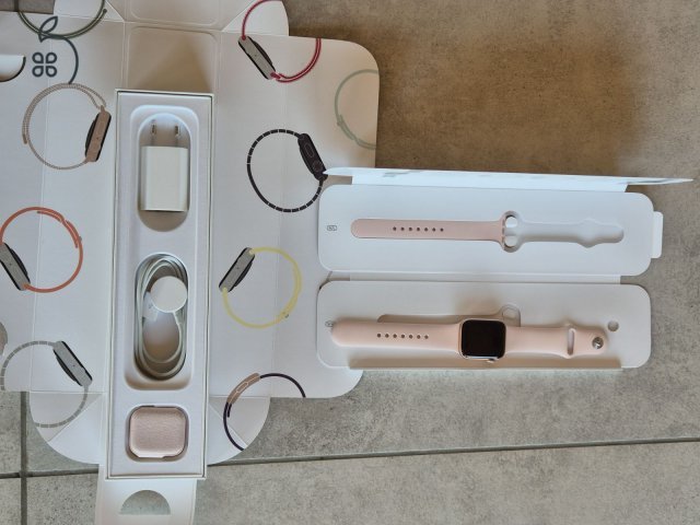 Apple Watch S5 40MM Rosegold Pink sportszíjjal ÚJ