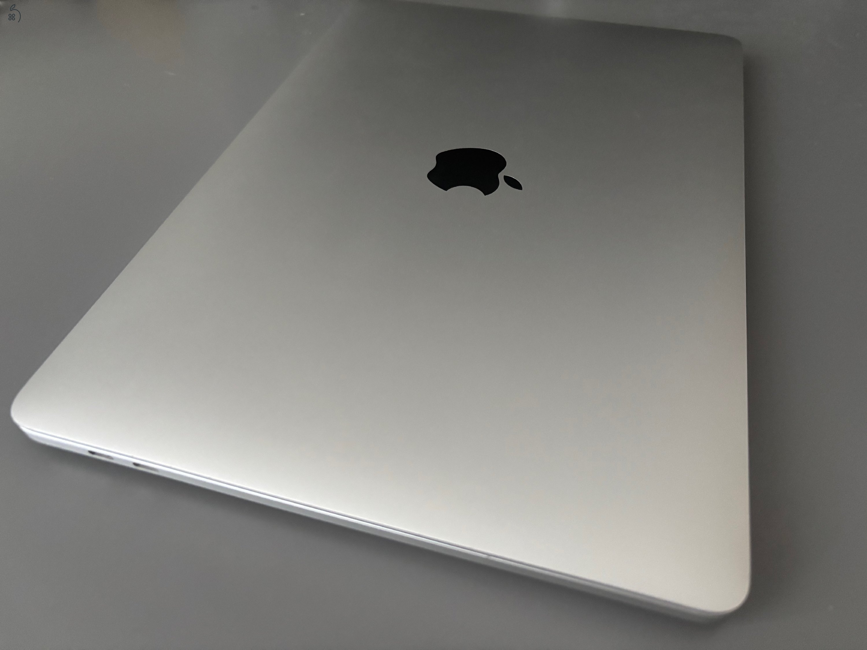 Macbook Pro M1 - 8GB RAM, 512GB SSD, Garanciális
