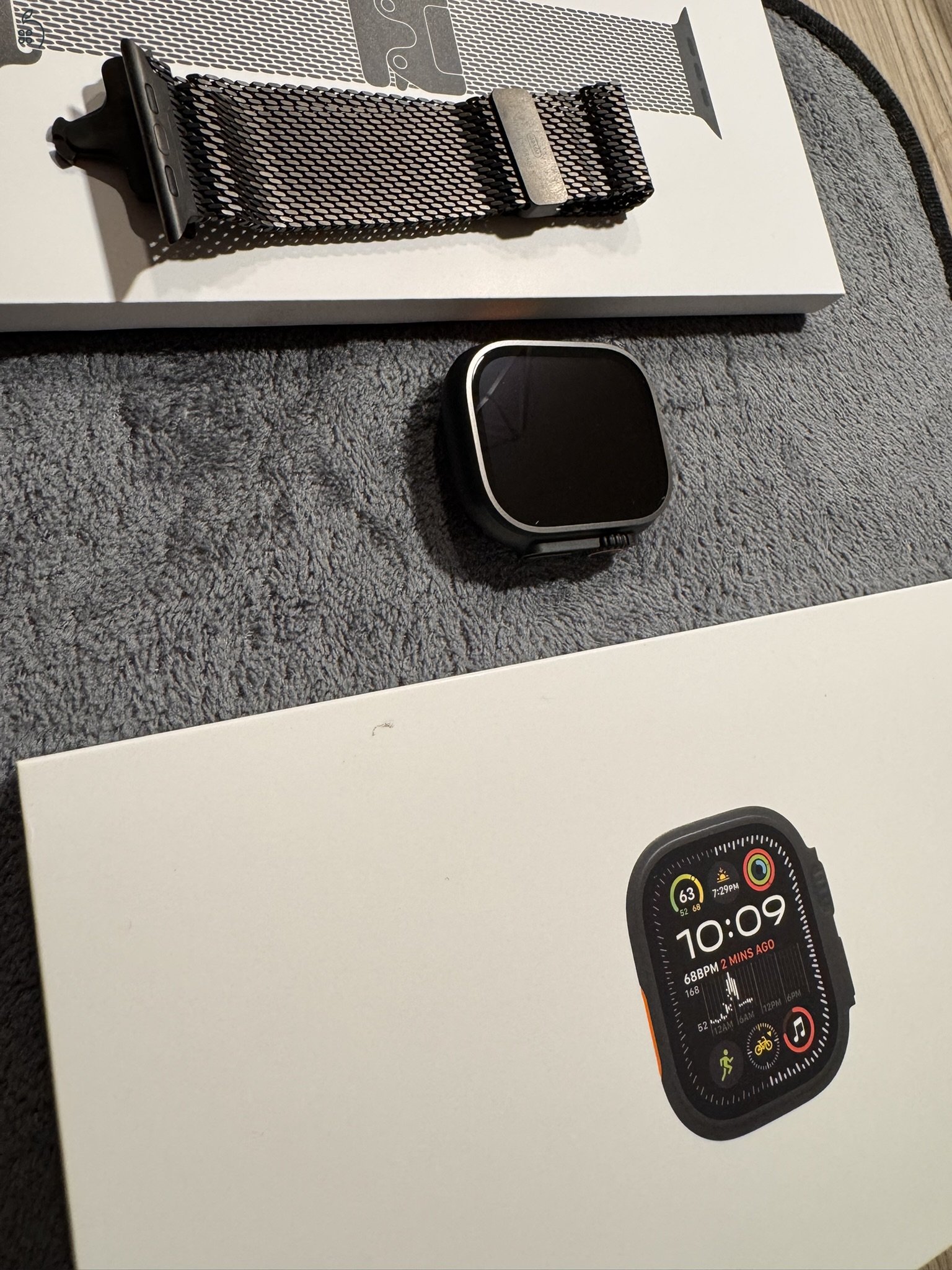 Apple Watch Ultra 2 49mm LTE Titanium Black-Milanese Loop Black M