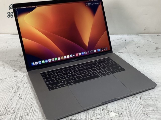 Makulátlan állapotban Apple MacBook Pro 15