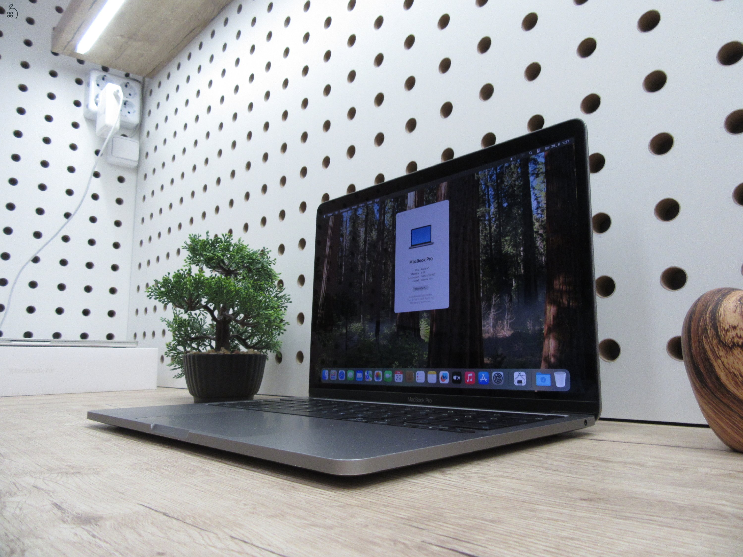 Apple Macbook Pro 13 M1 - 2020 - Használt, megkímélt