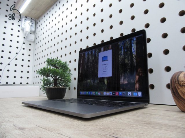 Apple Macbook Pro 13 M1 - 2020 - Használt, megkímélt