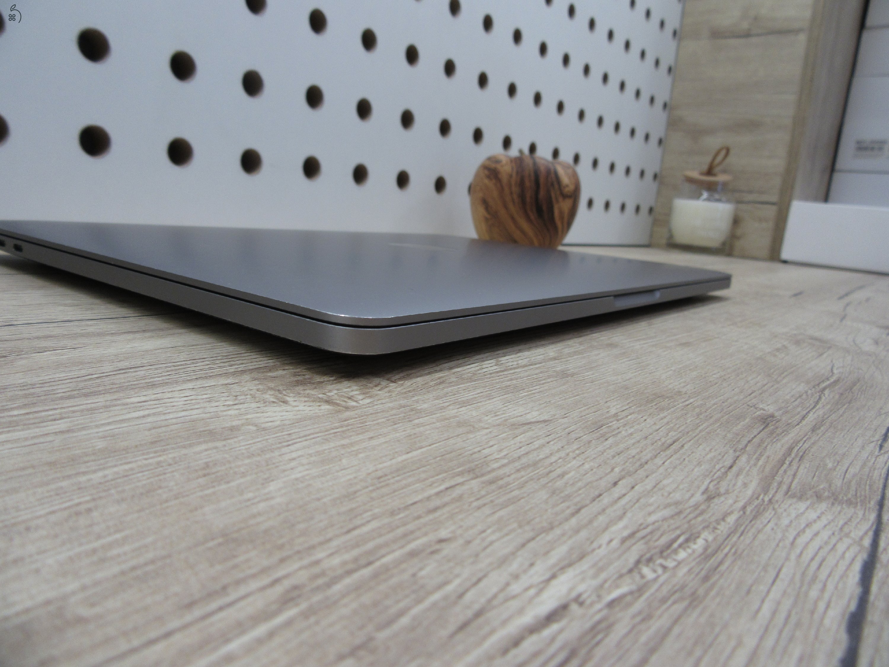 Apple Macbook Pro 13 M1 - 2020 - Használt, megkímélt