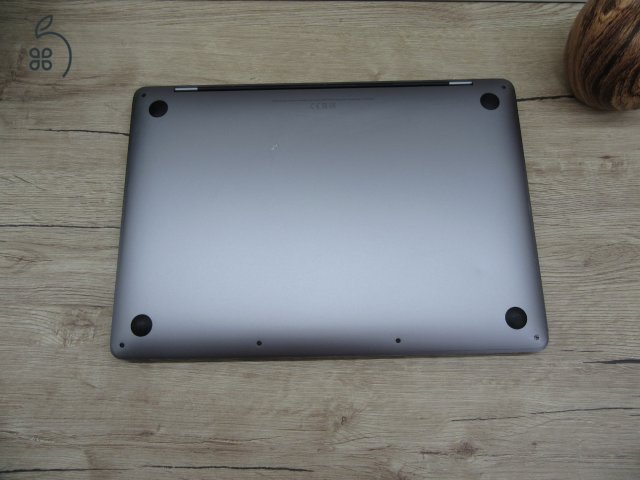 Apple Macbook Pro 13 M1 - 2020 - Használt, megkímélt