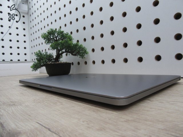 Apple Macbook Pro 13 M1 - 2020 - Használt, megkímélt