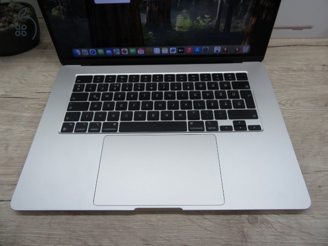 Apple Macbook Air 15 M2 - 2022 - Használt, karcmentes