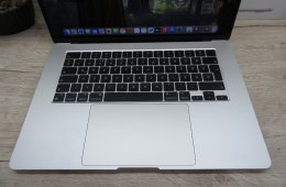 Apple Macbook Air 15 M2 - 2022 - Használt, karcmentes