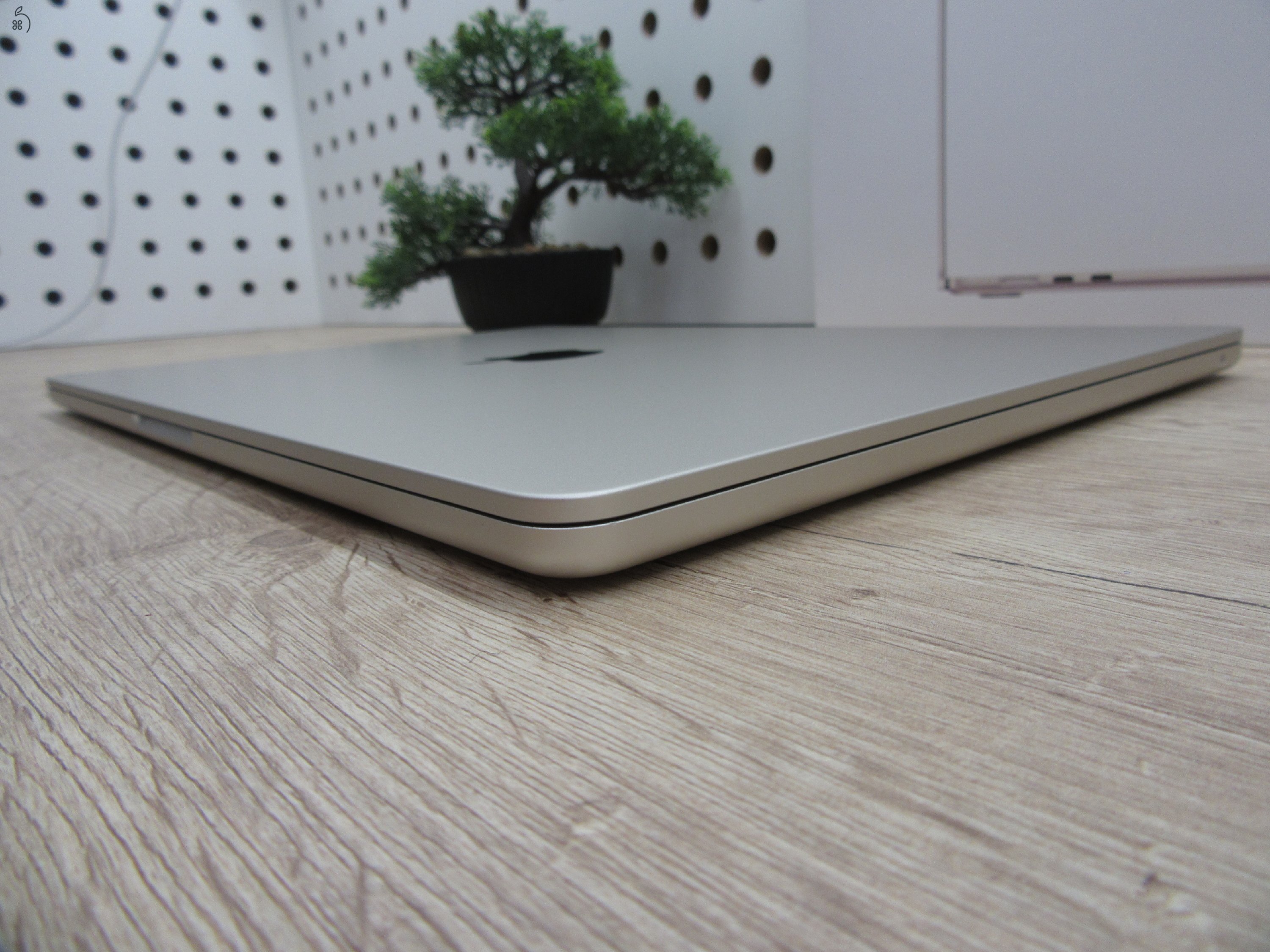 Apple Macbook Air 15 M2 - 2022 - Használt, karcmentes