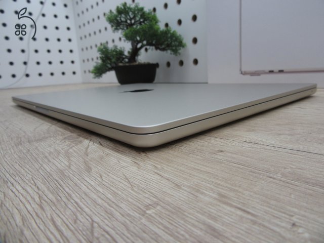 Apple Macbook Air 15 M2 - 2022 - Használt, karcmentes