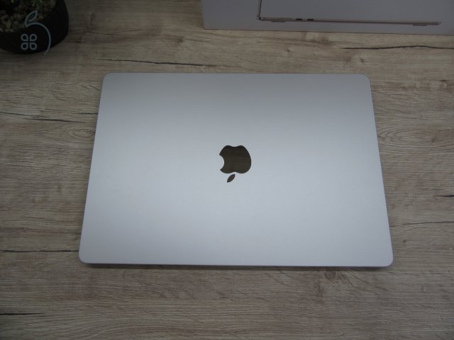 Apple Macbook Air 15 M2 - 2022 - Használt, karcmentes