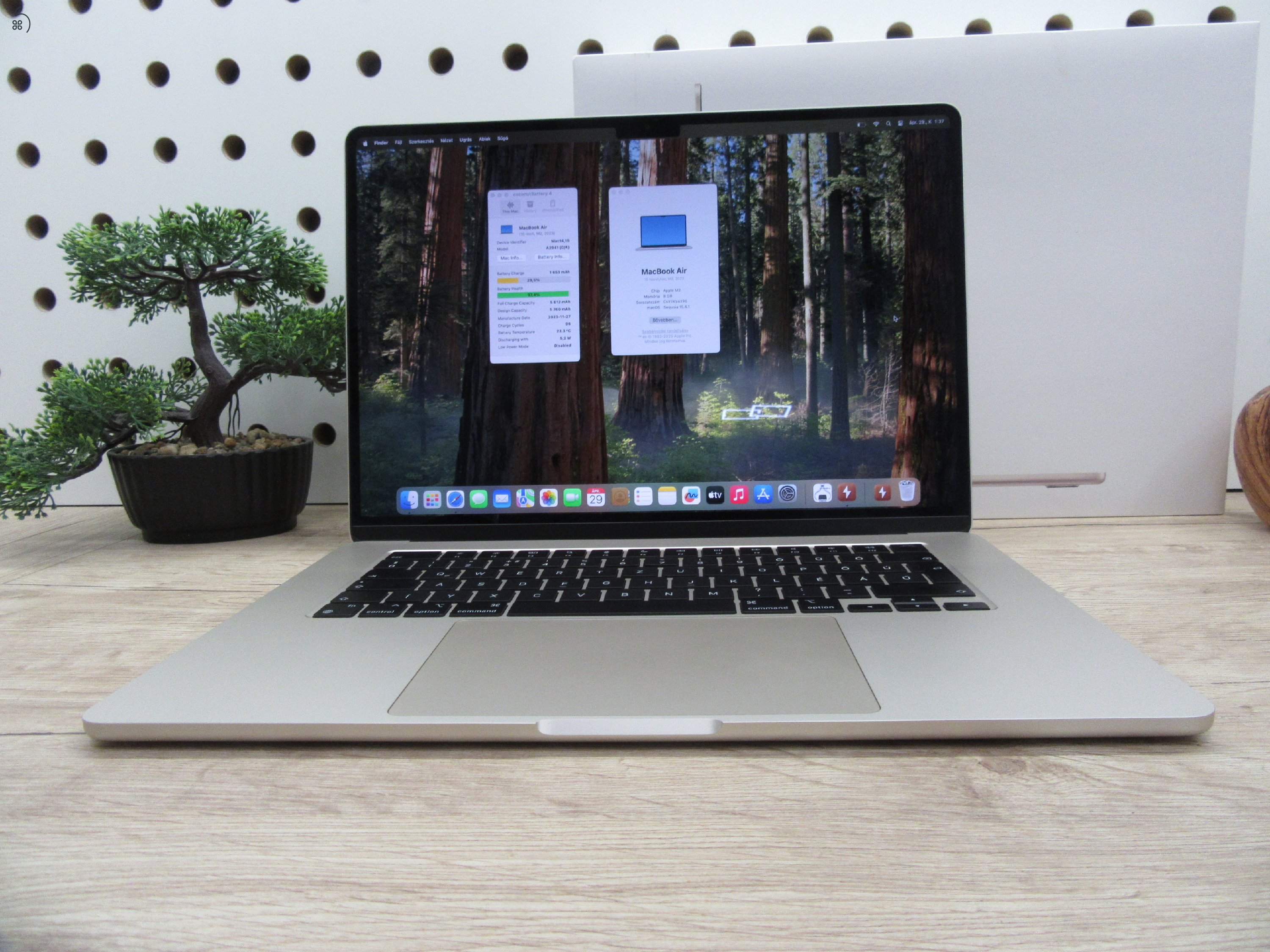 Apple Macbook Air 15 M2 - 2022 - Használt, karcmentes
