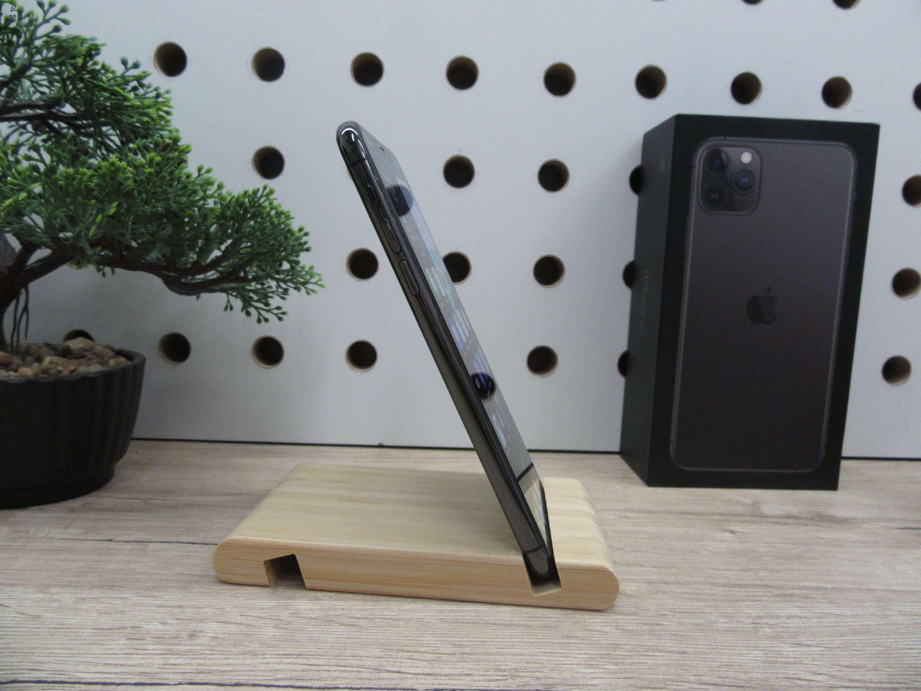 Apple iPhone 11 Pro Max - Space Gray - Használt, megkímélt