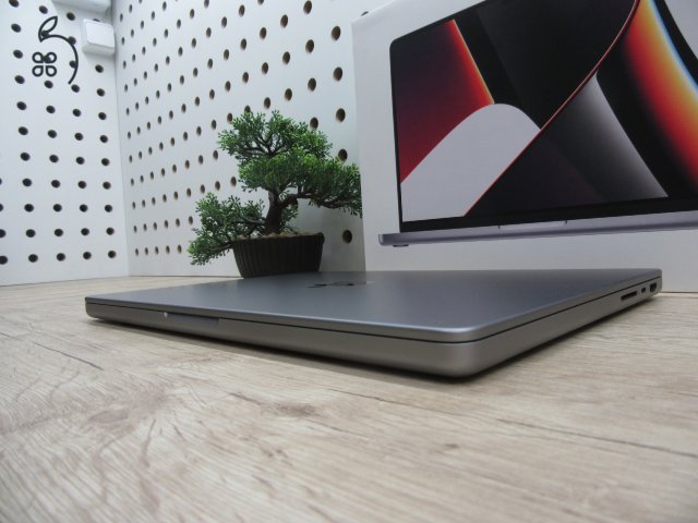 Apple Macbook 14 M1 Pro - 2021 - Használt, karcmentes, USA Bill