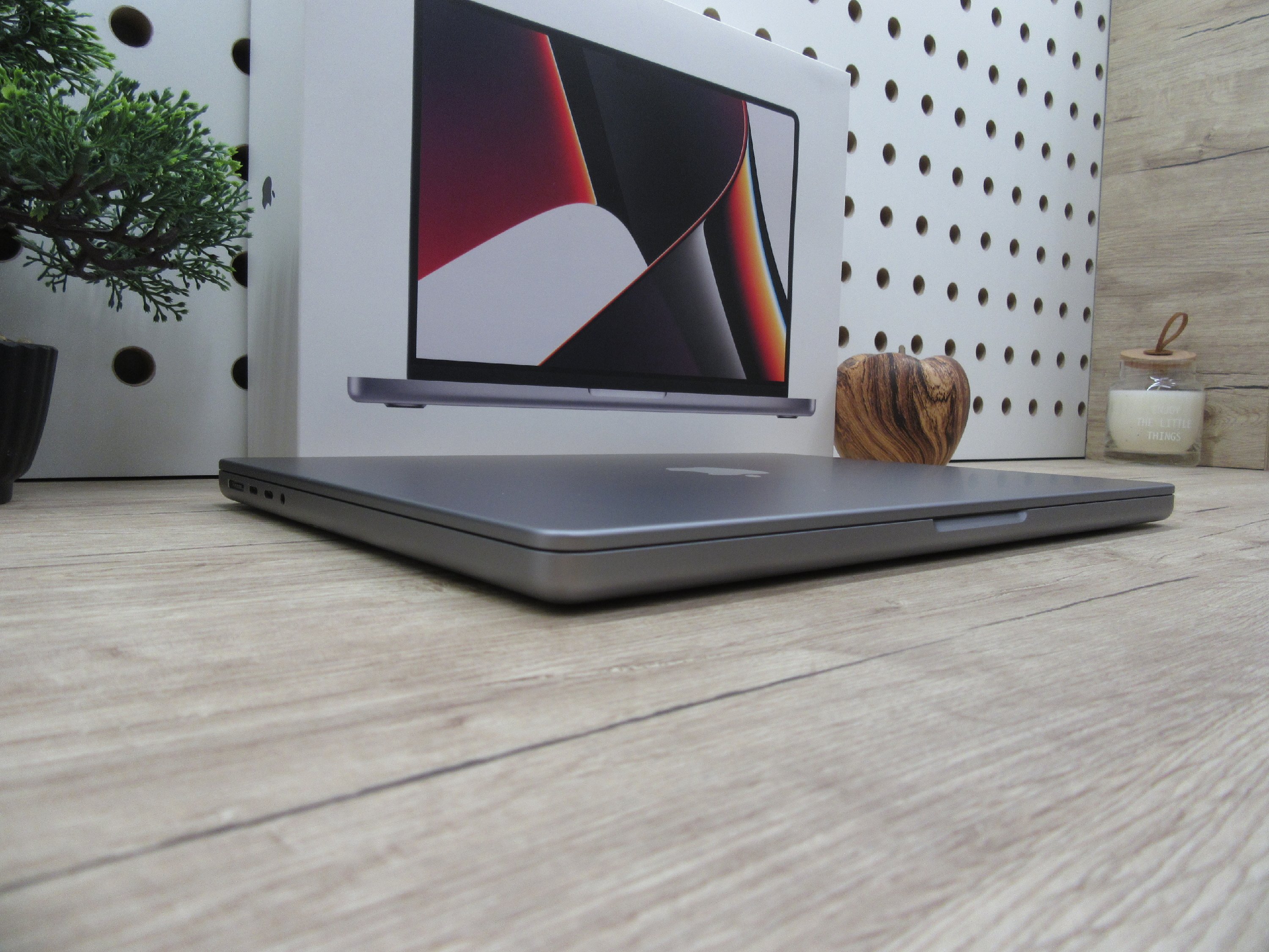 Apple Macbook 14 M1 Pro - 2021 - Használt, karcmentes, USA Bill