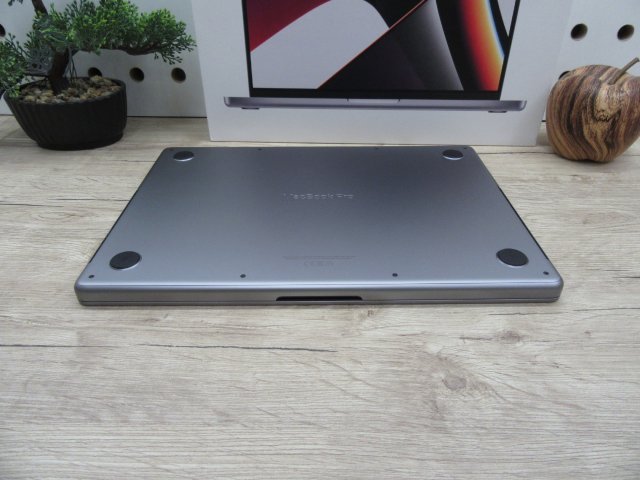Apple Macbook 14 M1 Pro - 2021 - Használt, karcmentes, USA Bill