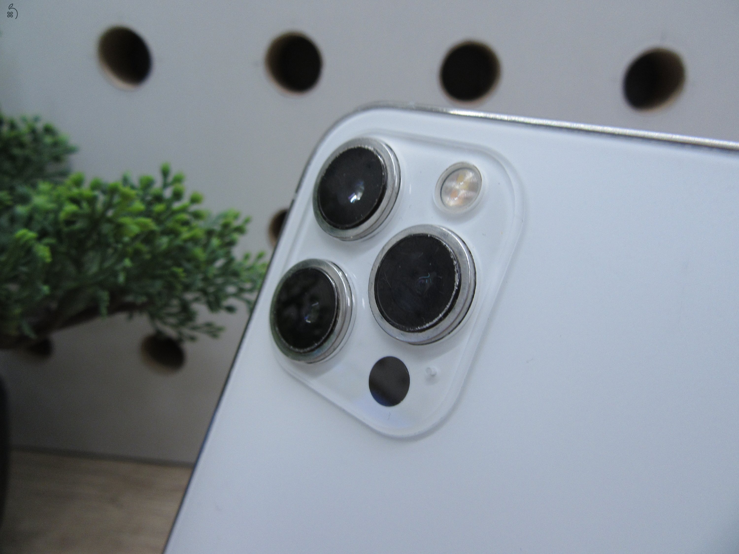 Apple iPhone 12 Pro Max - Silver - Használt, megkímélt