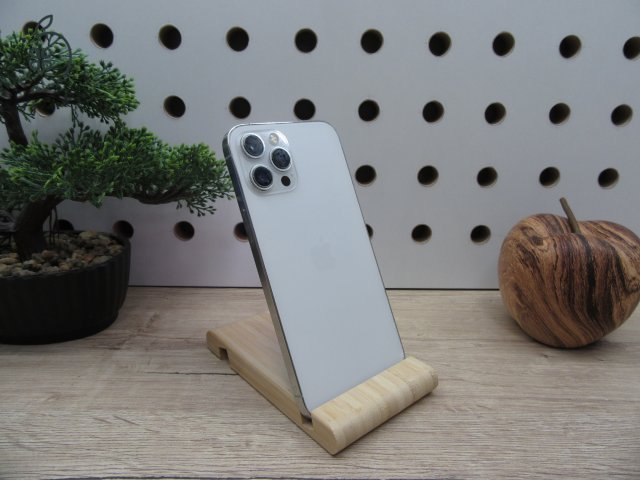 Apple iPhone 12 Pro Max - Silver - Használt, megkímélt