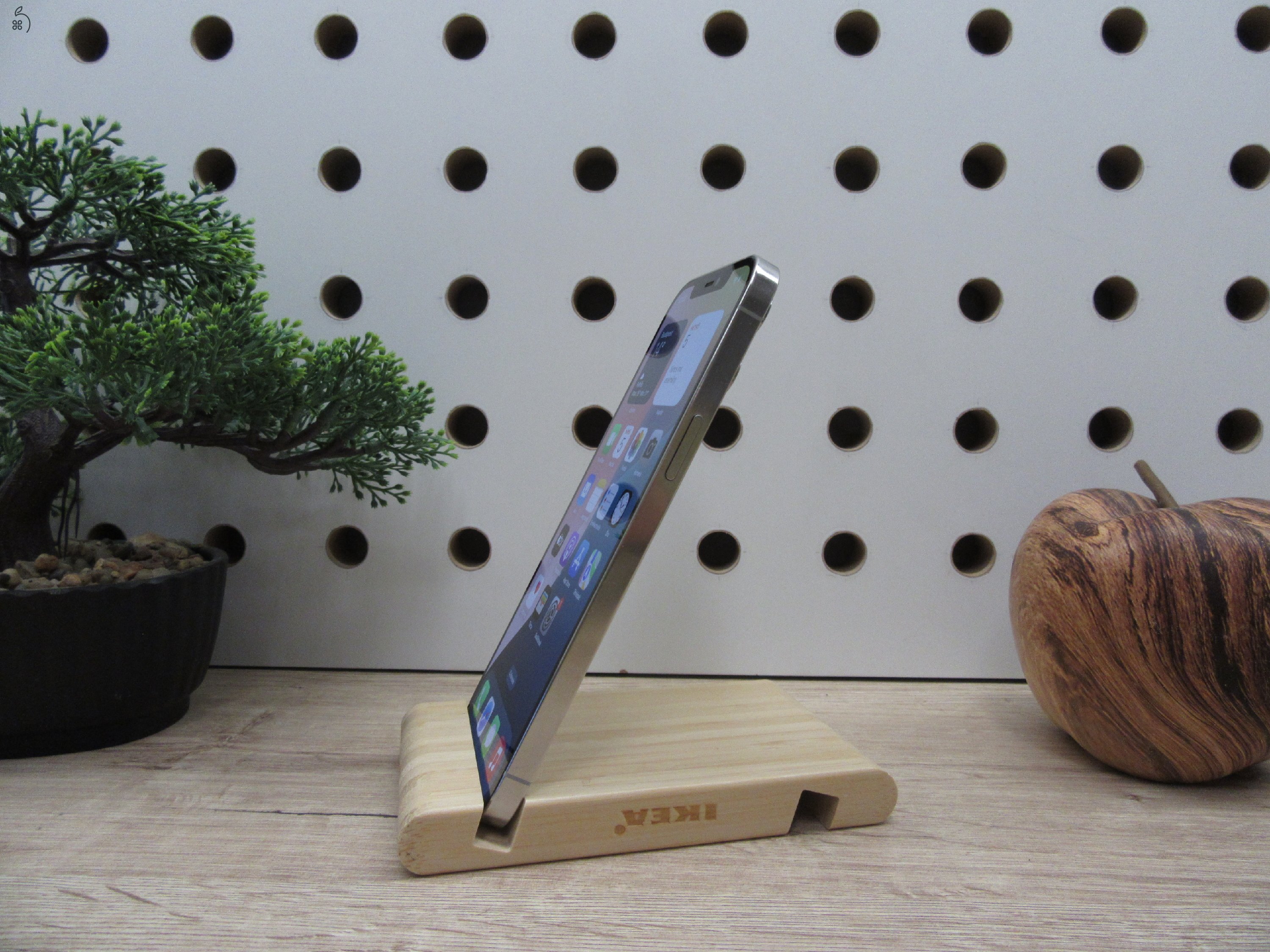Apple iPhone 12 Pro Max - Silver - Használt, megkímélt