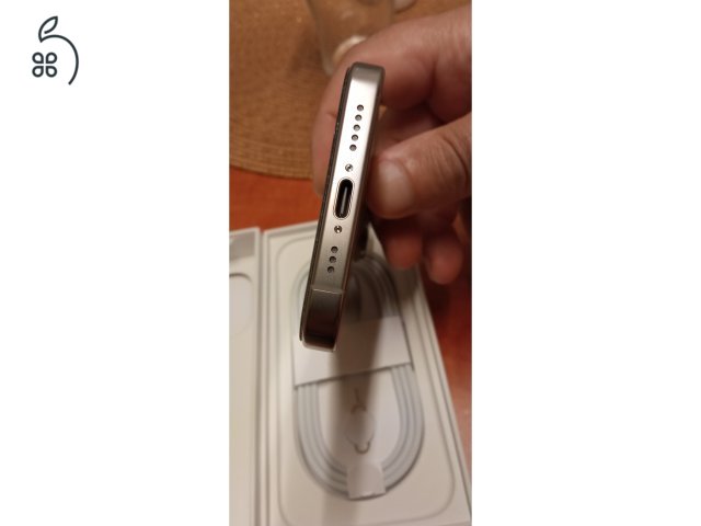 1 hetes iPhone 16 Pro 128Gb natúr titán eladó
