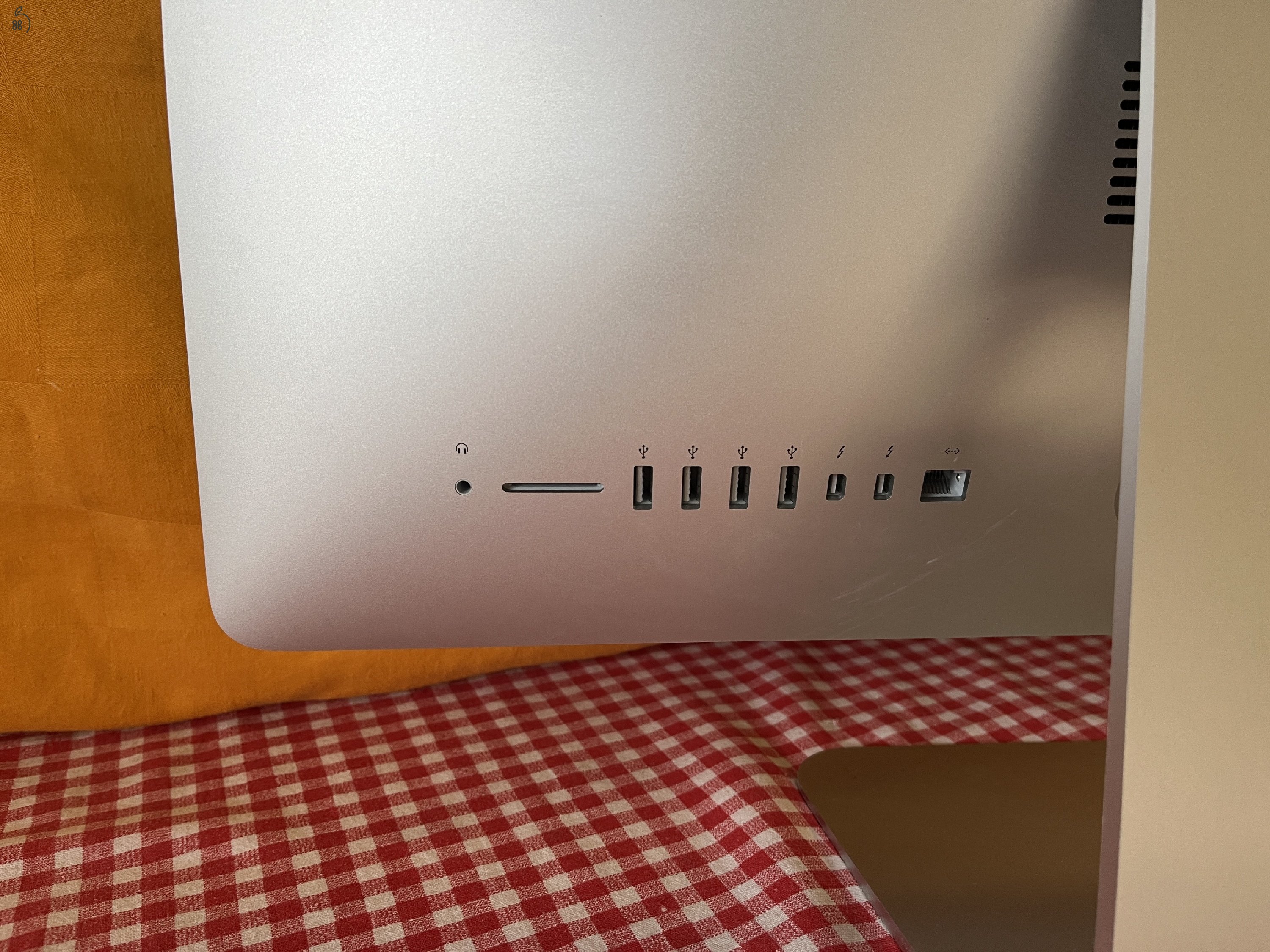 iMac 21,5