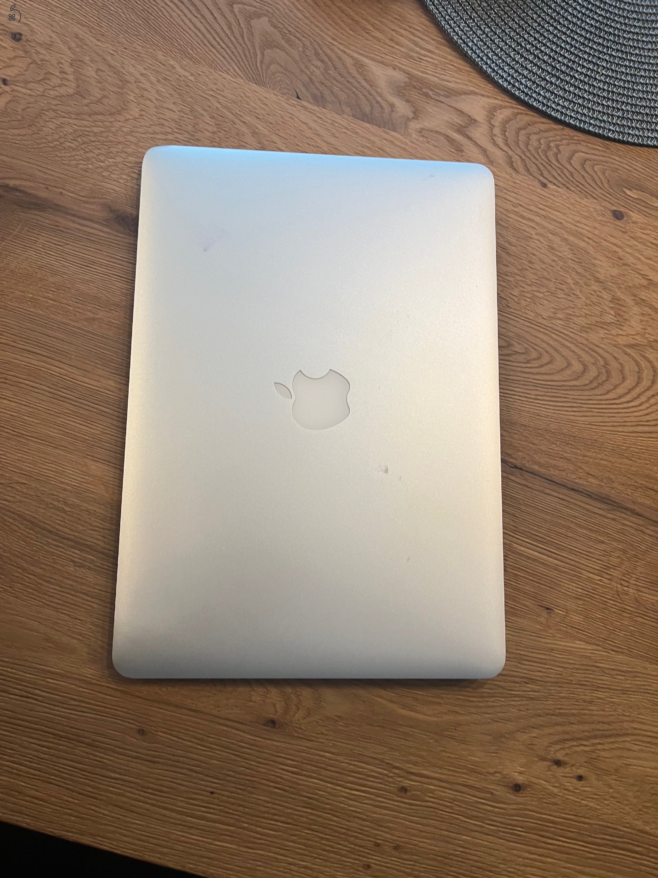 2017 MacBook Air 13 / i5 / 8GB / 256GB SSD / Magyar / 86% Aksi