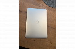2017 MacBook Air 13 / i5 / 8GB / 256GB SSD / Magyar / 86% Aksi