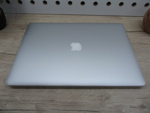Apple Retina Macbook Pro 15 - 2013 Late - Használt, szép állapot