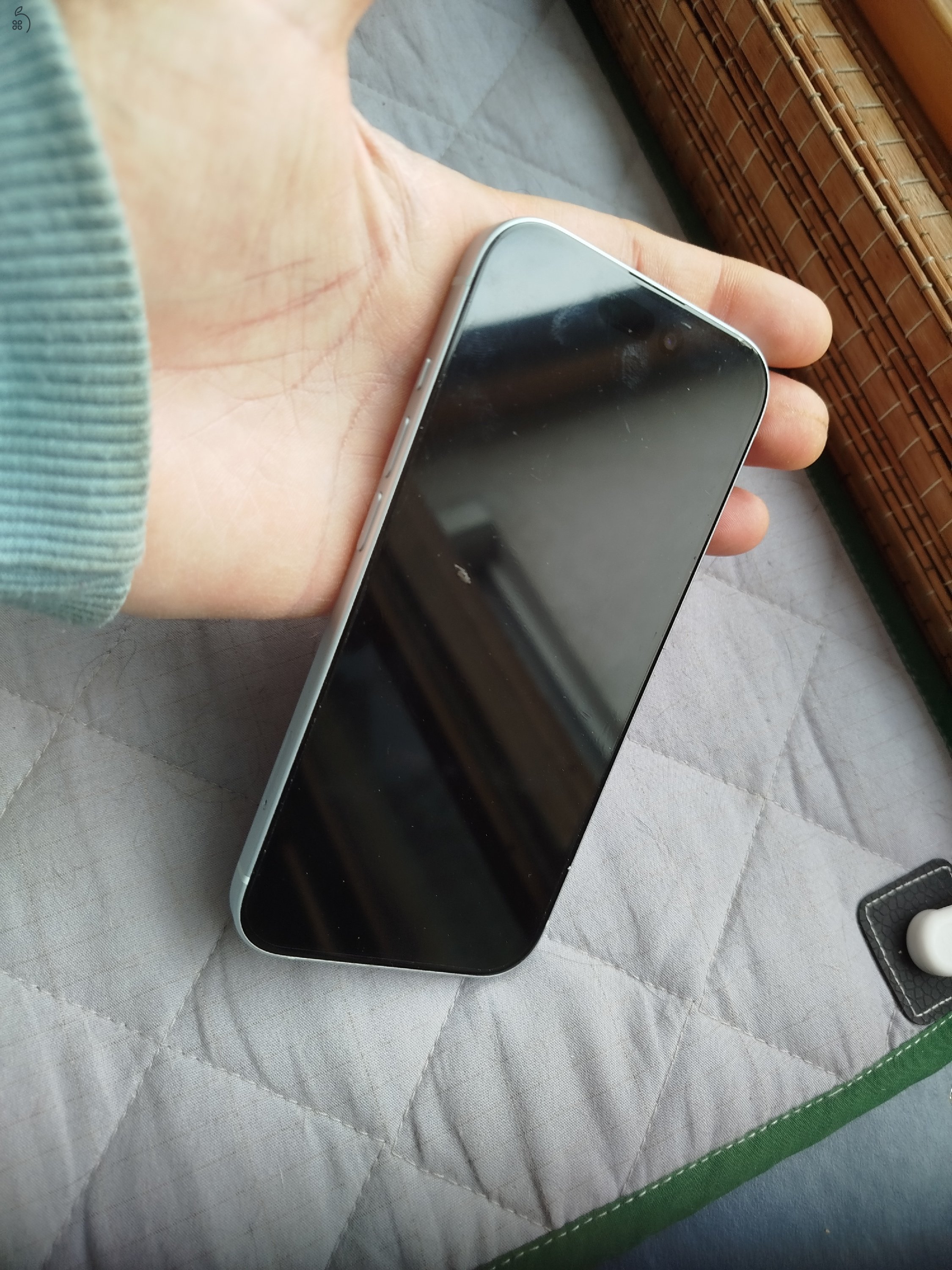 IPhone 15 kék eladó