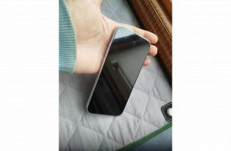 IPhone 15 kék eladó