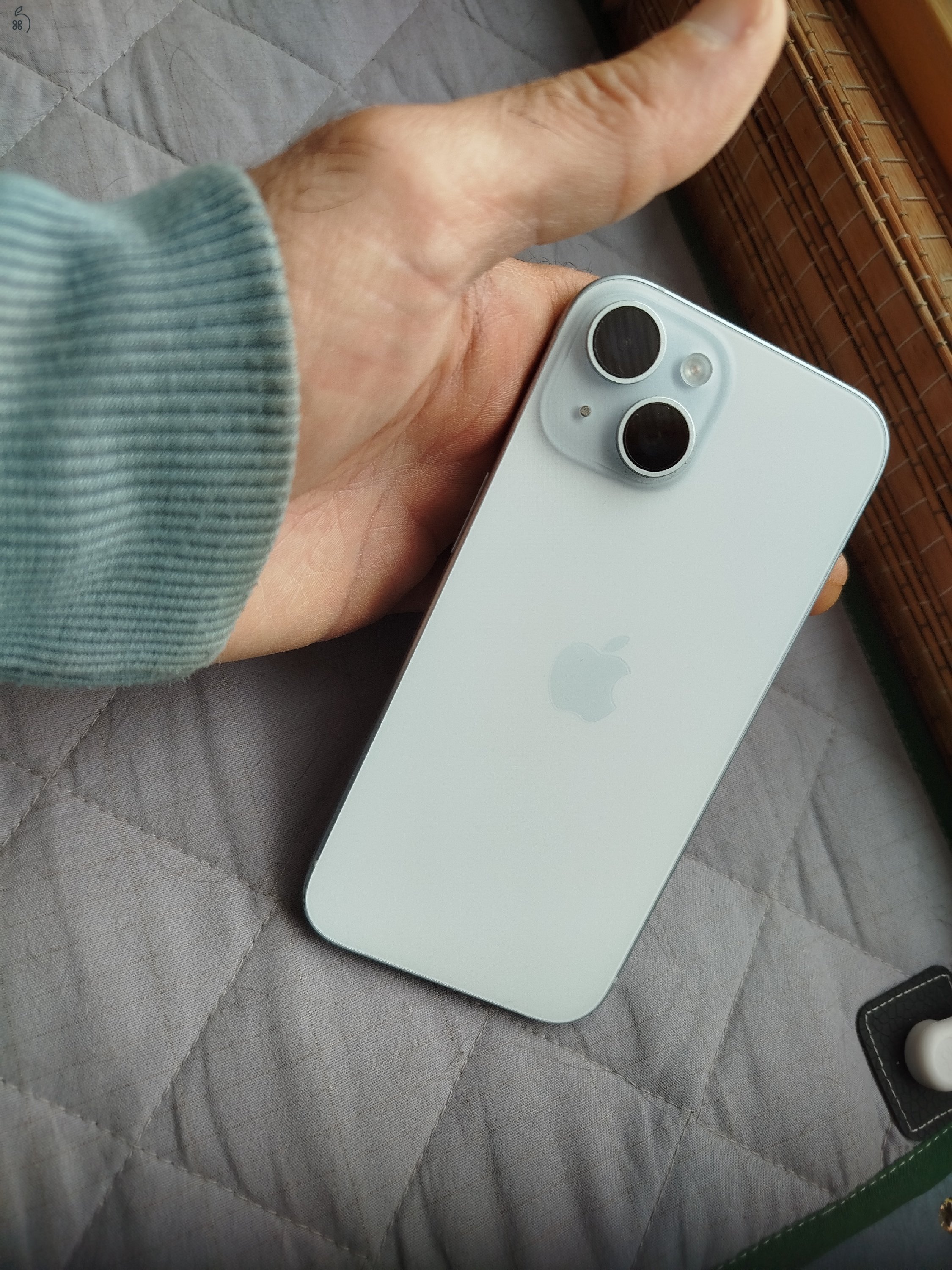 IPhone 15 kék eladó