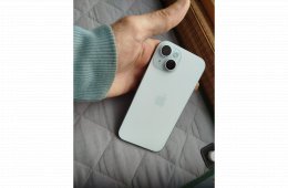 IPhone 15 kék eladó