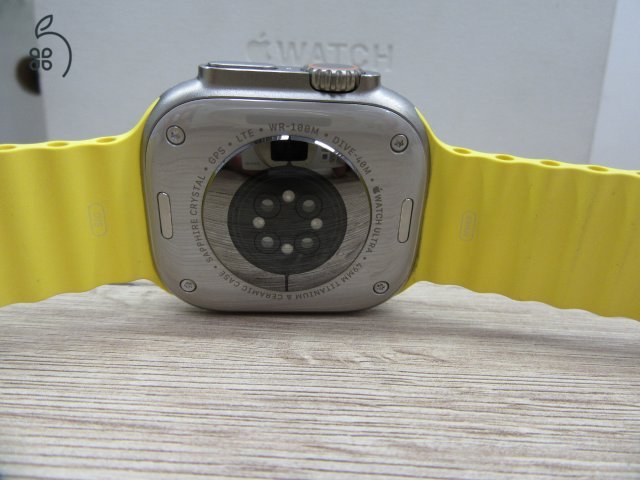 Apple Watch Ultra - 49 mm - Használt, szép állapot