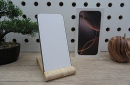 Apple iPhone 16 Pro Max - Desert Titanium - Új, kipróbált