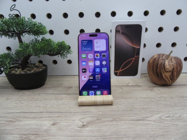 Apple iPhone 16 Pro Max - Desert Titanium - Új, kipróbált