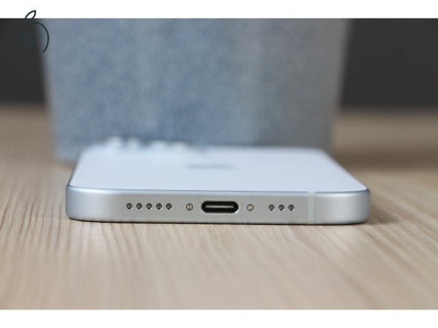 Újszerű iPhone 15 128GB kék US-6630