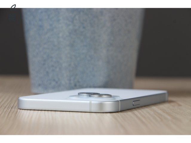 Újszerű iPhone 15 128GB kék US-6630
