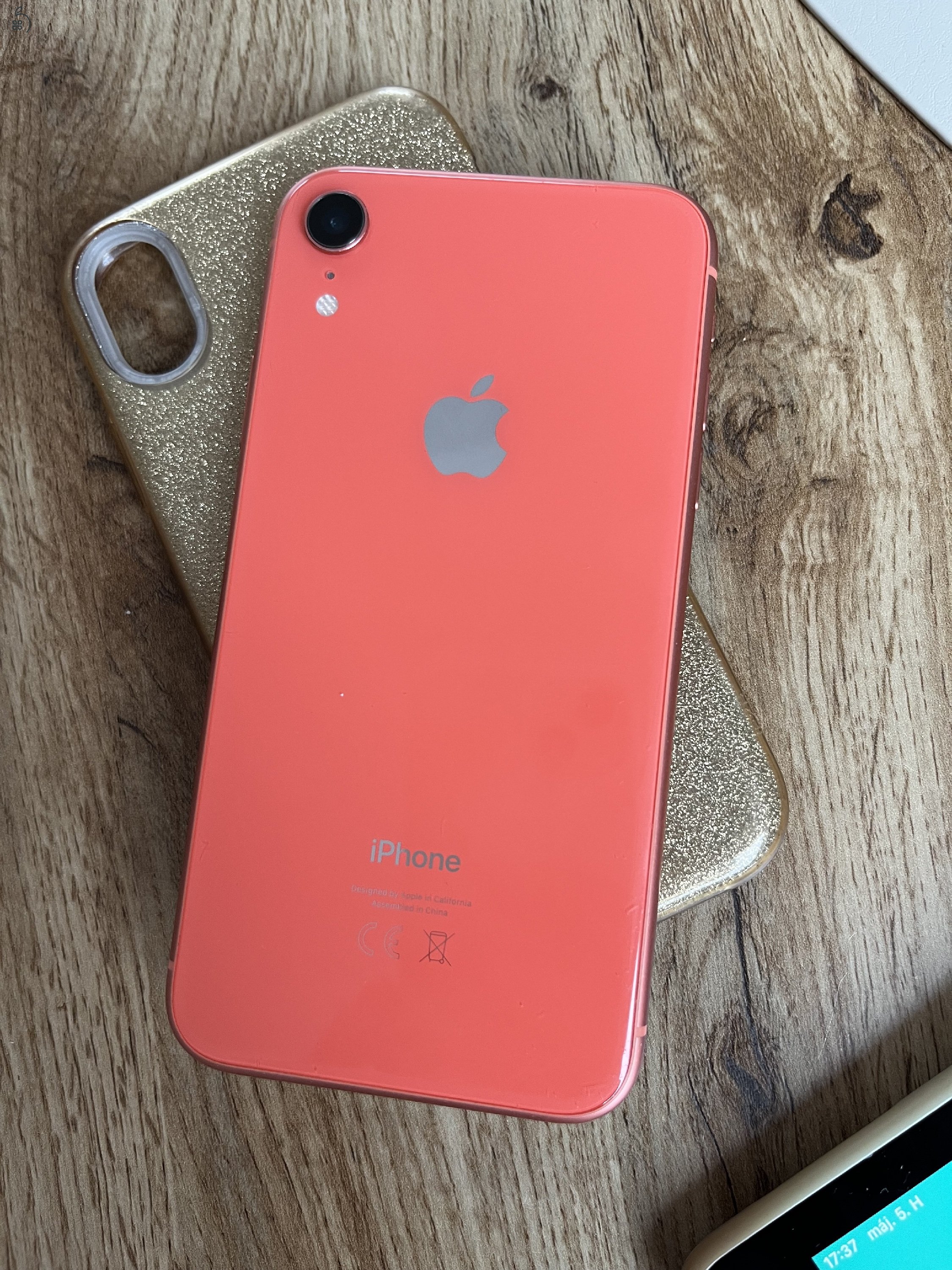 iPhone xr 64 GB coral