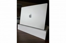 MacBook Pro 16” - M3 Pro Chip- ezüst - 1 éves - 512 GB - 18 GB RAM - makulátlan