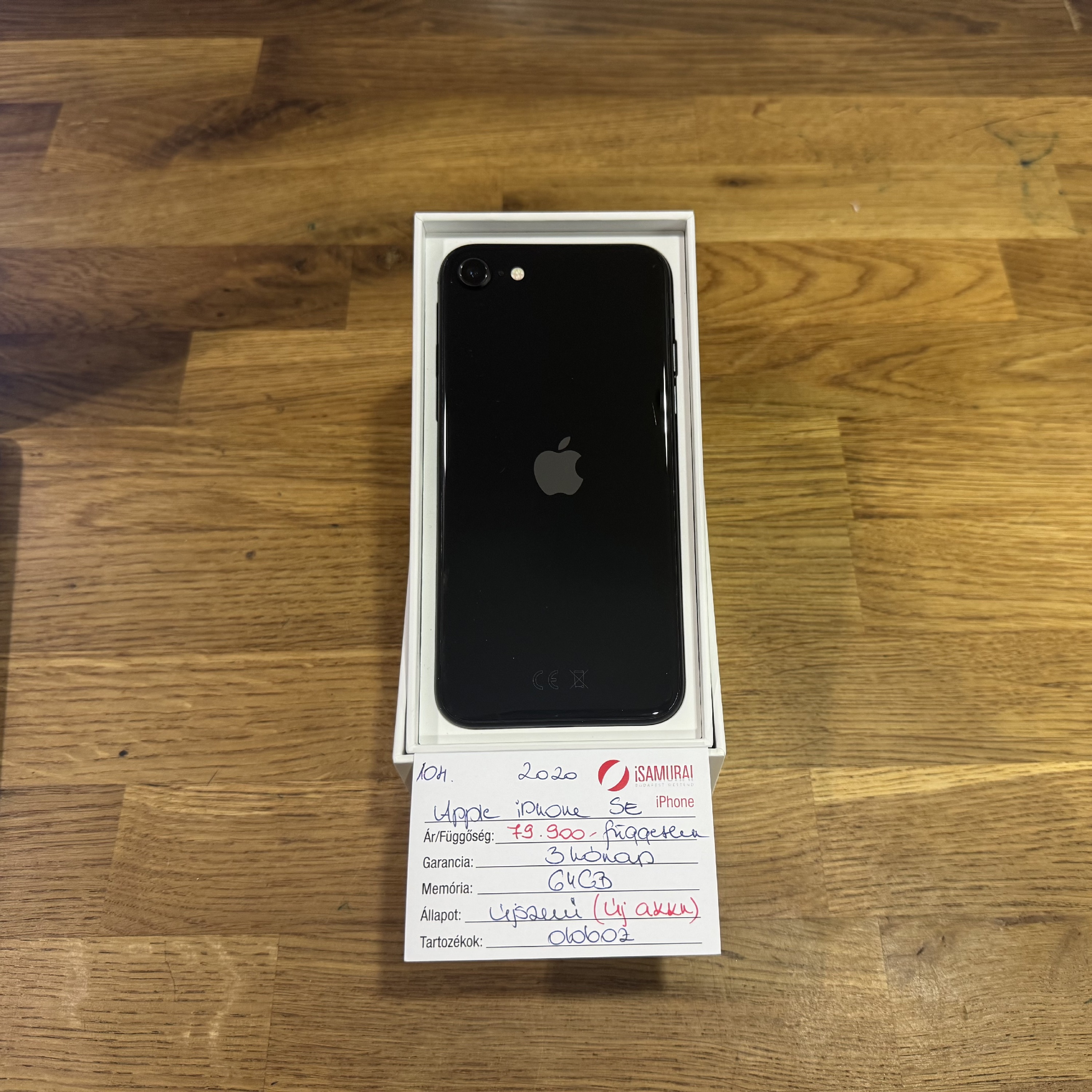 104. Apple iPhone SE 2020 - 64 GB - Fekete - Független - ÚJ AKKU