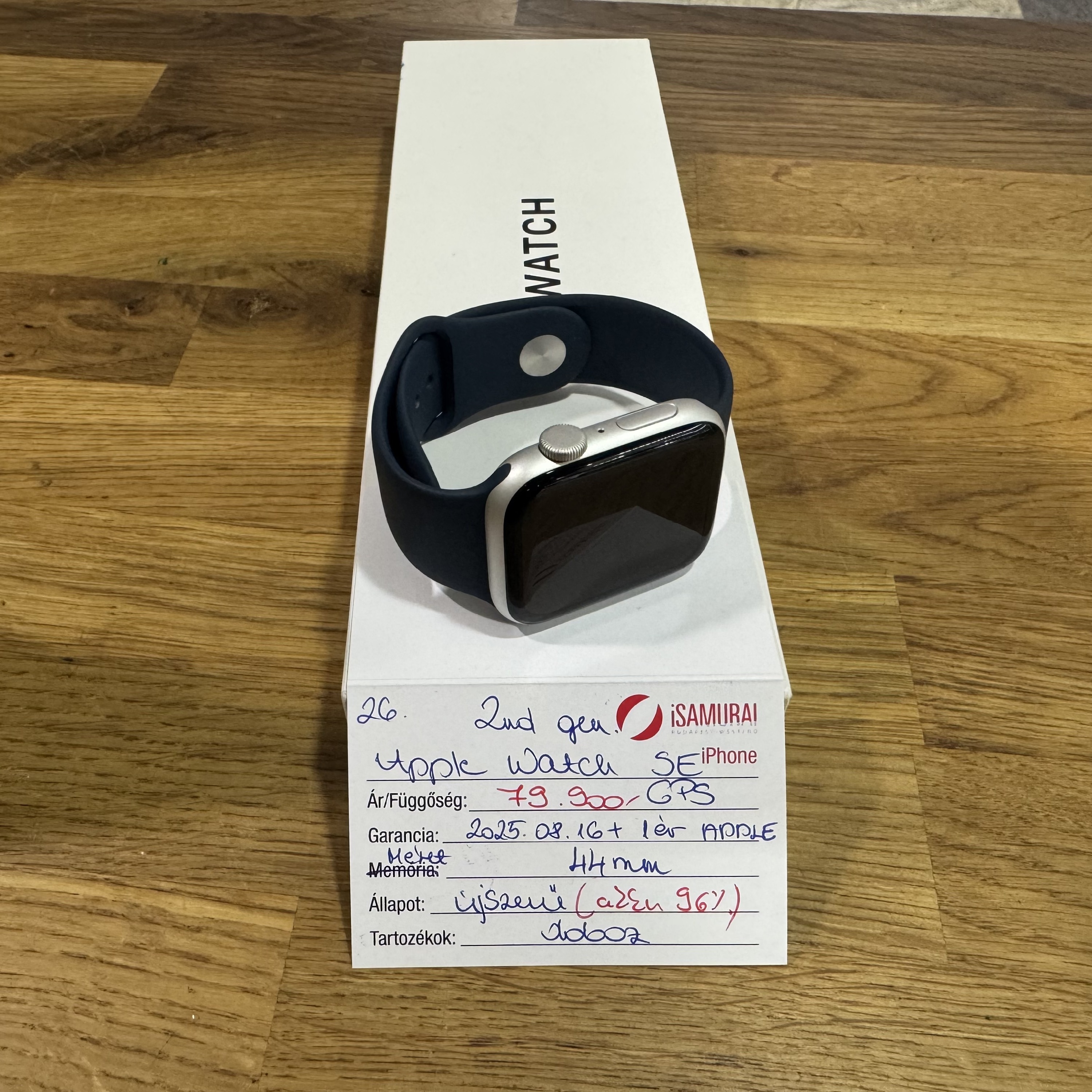26. Apple Watch SE  2nd gen - 44 mm - GPS - Ezüst - APPLE GAR - 96% akku
