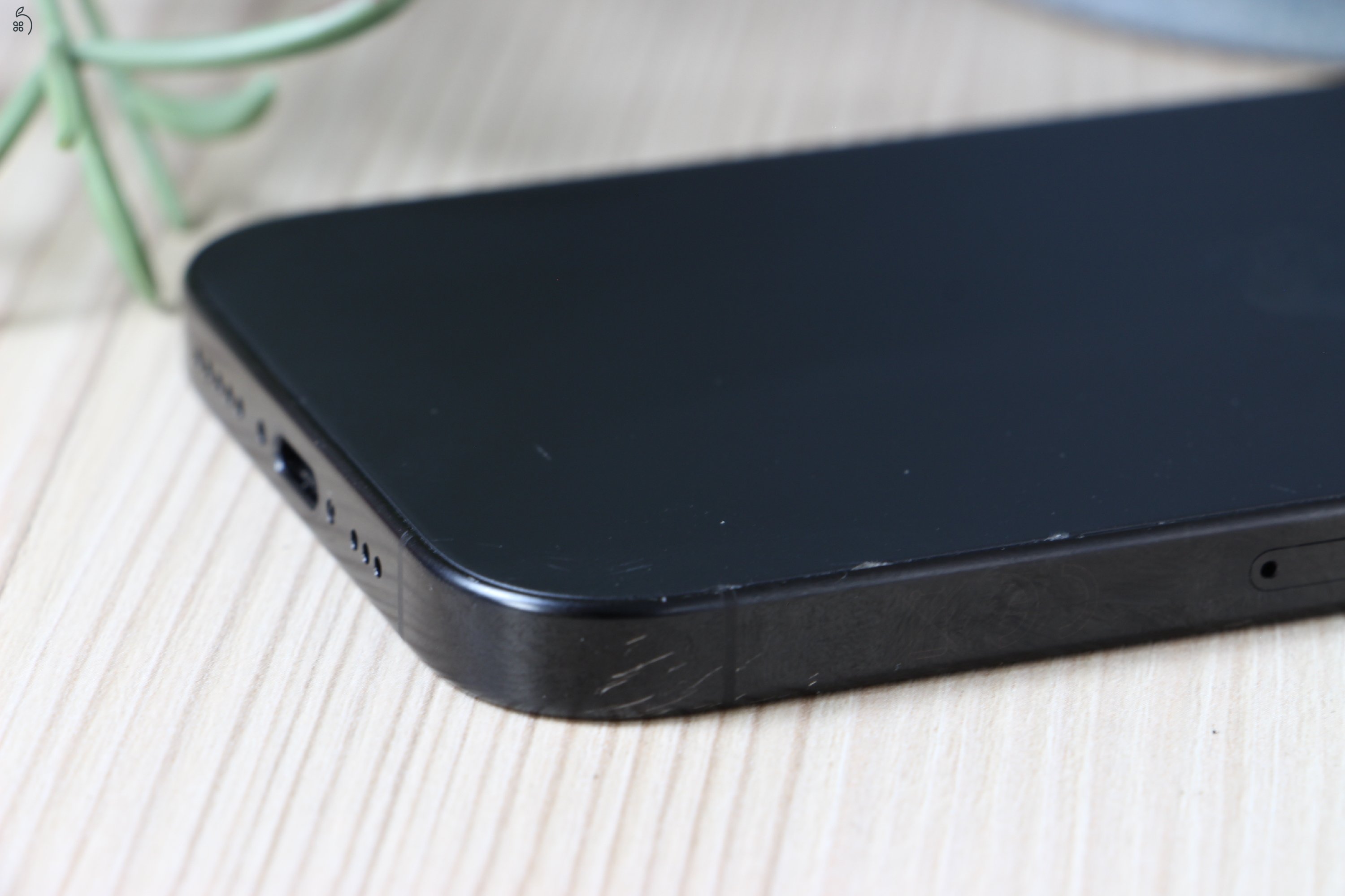 Használt Apple iPhone 16 Pro 128GB Asztro fekete C+ US-6682