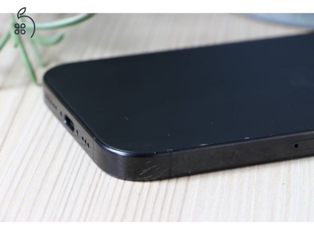 Használt Apple iPhone 16 Pro 128GB Asztro fekete C+ US-6682