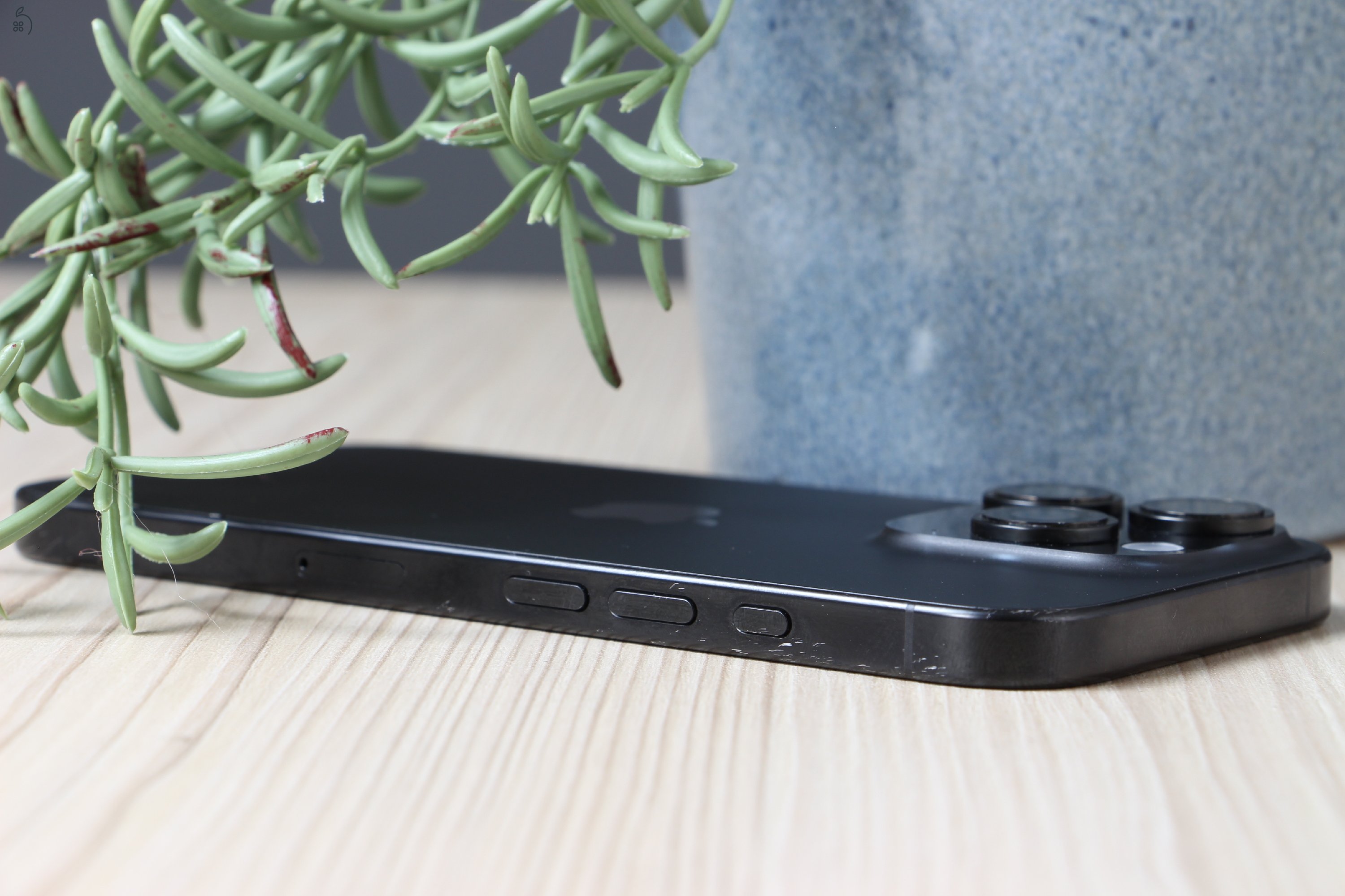 Használt Apple iPhone 16 Pro 128GB Asztro fekete C+ US-6682