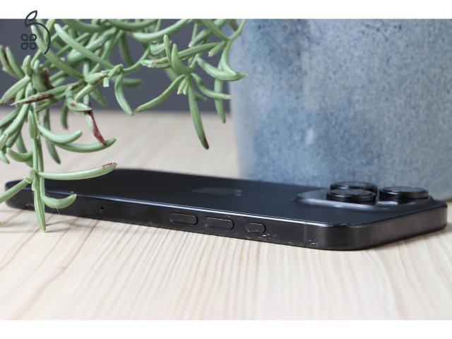 Használt Apple iPhone 16 Pro 128GB Asztro fekete C+ US-6682