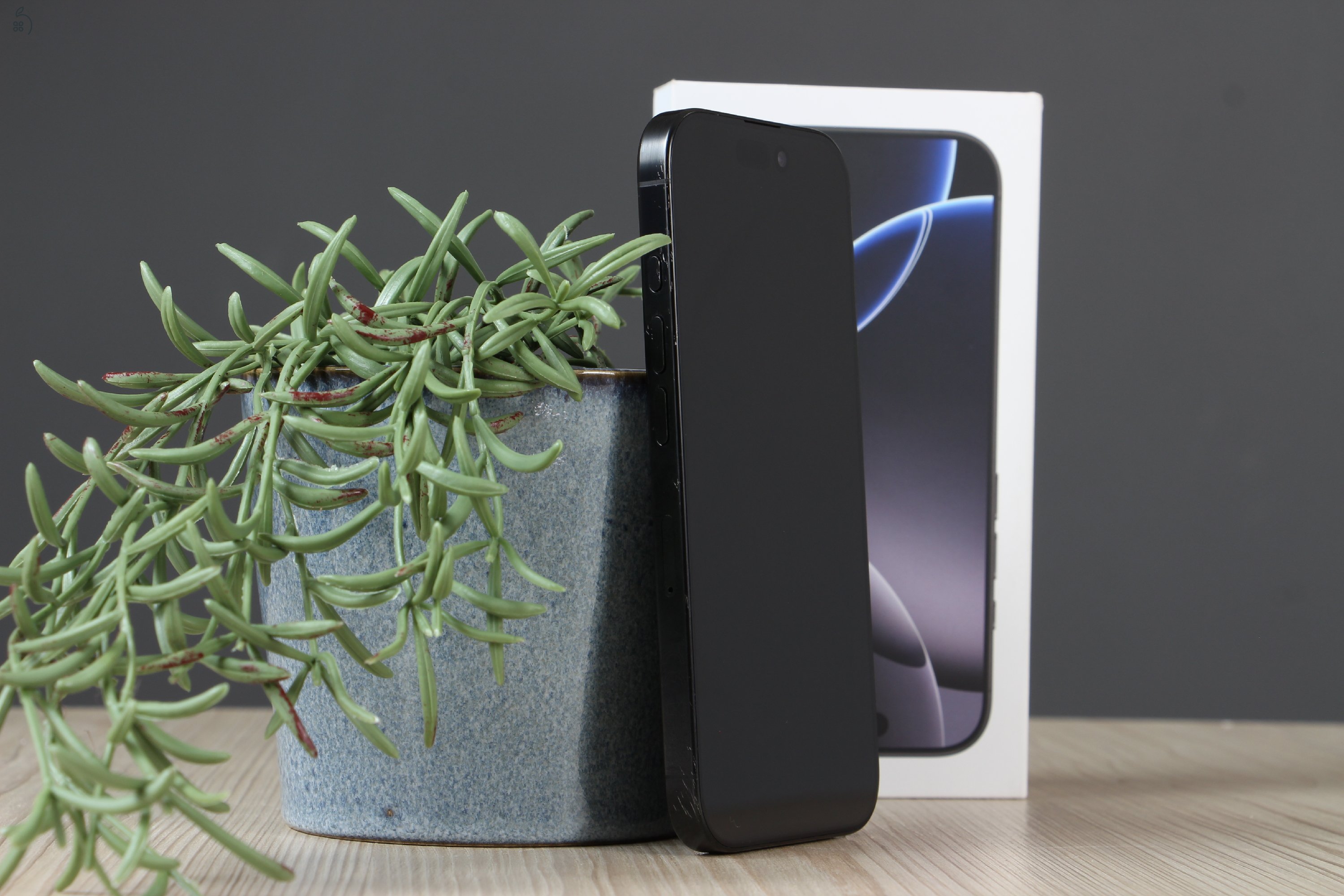 Használt Apple iPhone 16 Pro 128GB Asztro fekete C+ US-6682