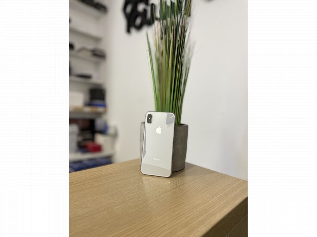 Apple iPhone X 64GB Ezüst Használt Kártyafüggetlen