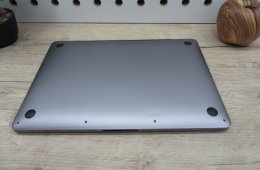 Apple Retina Macbook Pro 13 - 2020 - Használt, karcmentes