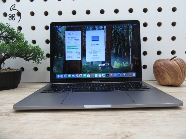 Apple Retina Macbook Pro 13 - 2020 - Használt, karcmentes